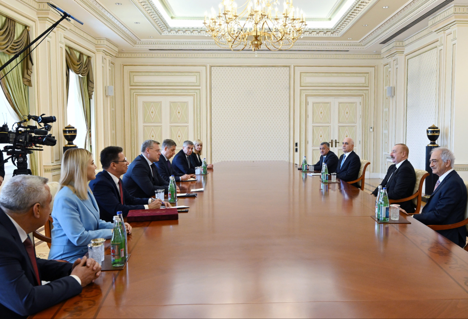 Präsident Ilham Aliyev empfängt Gouverneur der russischen Oblast Astrachan VIDEO